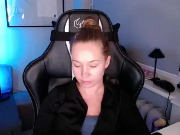 HollyBB  live sex cam