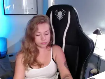 HollyBB  live sex cam