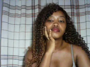 Kylie11  live sex cam