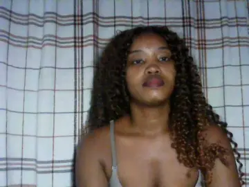 Kylie11  live sex cam