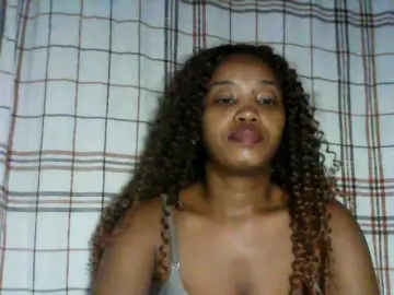 Kylie11  live sex cam