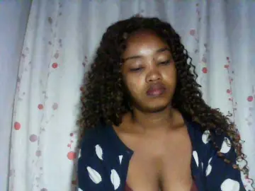 Kylie11  live sex cam