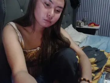 Sweetdreamslea  live sex cam