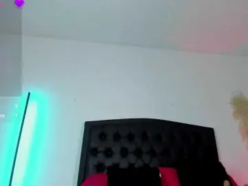 ScarletHiit  live sex cam