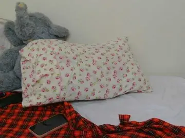 Alexisfreaky  live sex cam