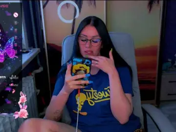 Goldenwitchx  live sex cam