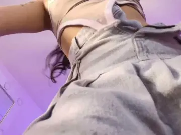 Maddie-T18  live sex cam