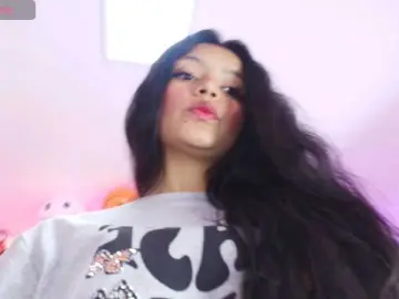 Maddie-T18  live sex cam