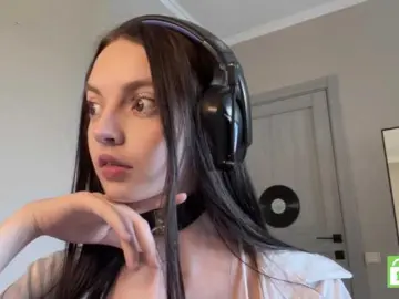 GennyValerio  live sex cam