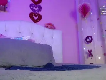Hecate23  live sex cam