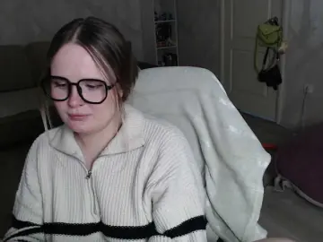 Lizzi-Peach  live sex cam