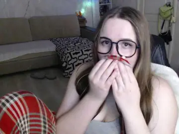 Lizzi-Peach  live sex cam