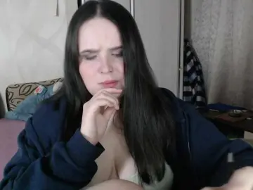 Lizzi-Peach  live sex cam