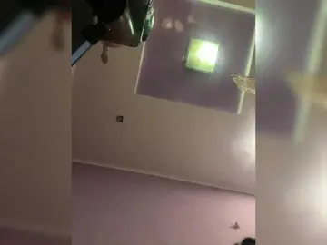 Lizzi-Peach  live sex cam