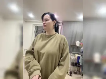 Lizzi-Peach  live sex cam