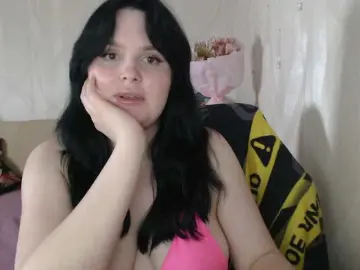 Lizzi-Peach  live sex cam