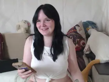 Lizzi-Peach  live sex cam