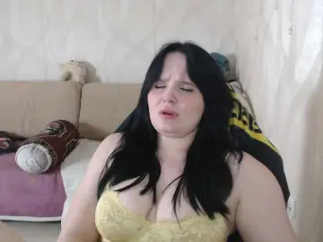 Lizzi-Peach  live sex cam