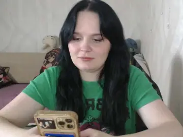 Lizzi-Peach  live sex cam