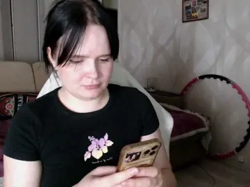 Lizzi-Peach  live sex cam