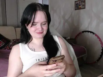 Lizzi-Peach  live sex cam