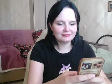 Lizzi-Peach  live sex cam