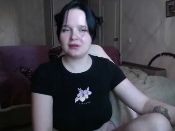 Lizzi-Peach  live sex cam