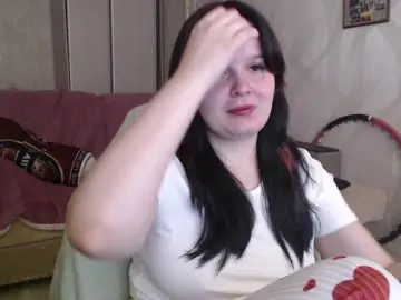 Lizzi-Peach  live sex cam