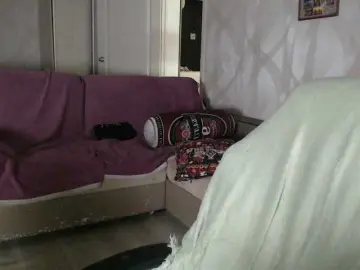 Lizzi-Peach  live sex cam