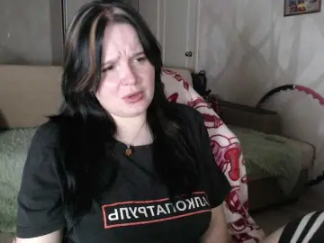 Lizzi-Peach  live sex cam