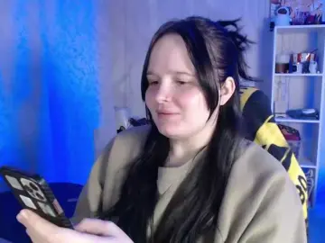 Lizzi-Peach  live sex cam