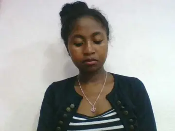 Marinah1a  live sex cam