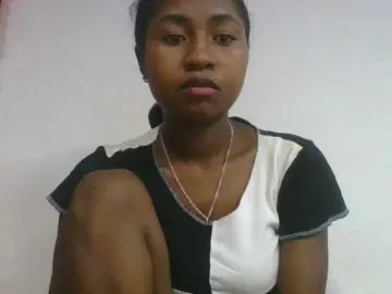 Marinah1a  live sex cam