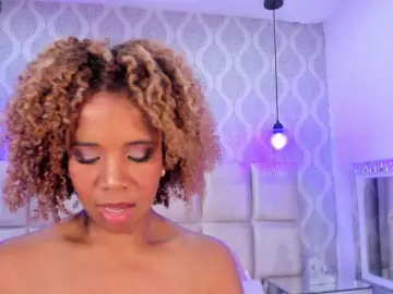 MiaCurly  live sex cam