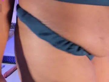 MiaCurly  live sex cam