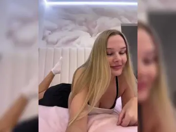 Vikavixxx  live sex cam
