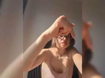 Gabyenlalunax  live sex cam