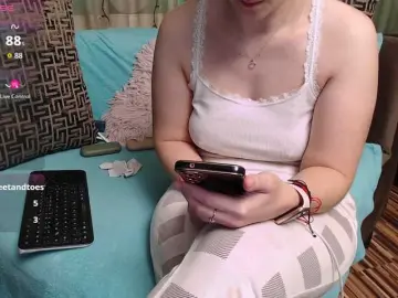 Missbella95  live sex cam