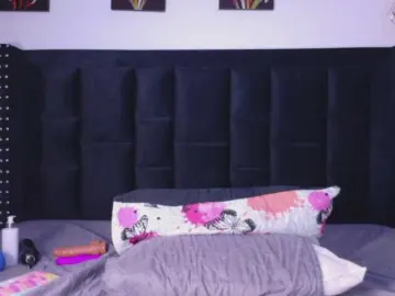 Petitelittleebony  live sex cam