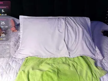 Petitelittleebony  live sex cam