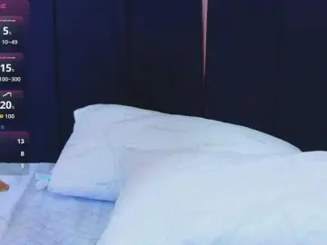 Petitelittleebony  live sex cam
