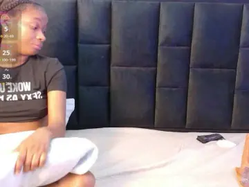 Petitelittleebony  live sex cam