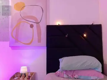 Petitelittleebony  live sex cam
