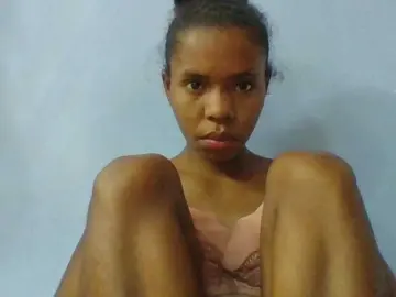 Emelie1a  live sex cam