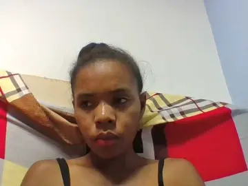Emelie1a  live sex cam