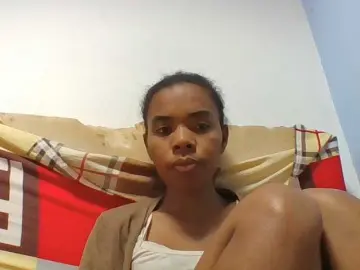 Emelie1a  live sex cam