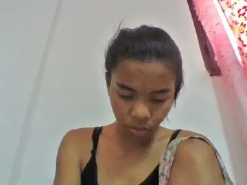 Emelie1a  live sex cam