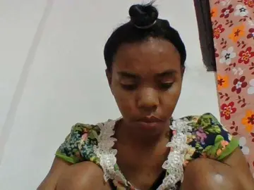 Emelie1a  live sex cam