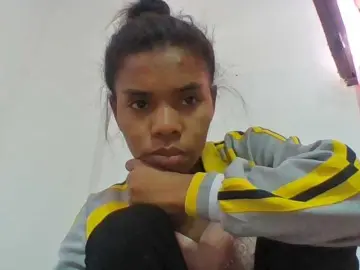 Emelie1a  live sex cam