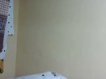 Horny-nasty-bitch  live sex cam